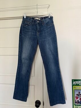 Levi’s Perfect Waist 525 Straight Leg
